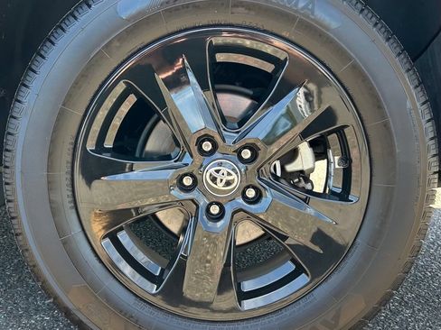 Certified 2024 Toyota RAV4 XLE w/ Convenience Package AWD/4WD image 28