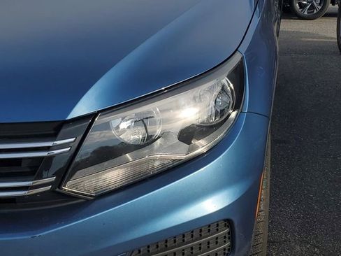 Used 2017 Volkswagen Tiguan S image 4