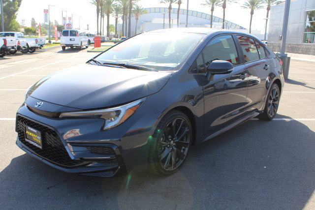Certified 2024 Toyota Corolla SE w/ SE Premium Package FWD image 5
