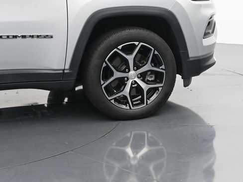Used 2024 Jeep Compass Limited AWD/4WD image 11