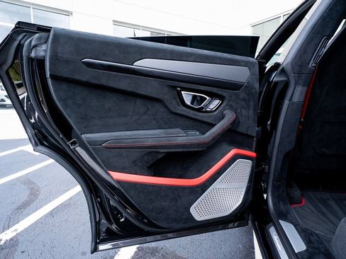 Used 2024 Lamborghini Urus Performante AWD/4WD image 56
