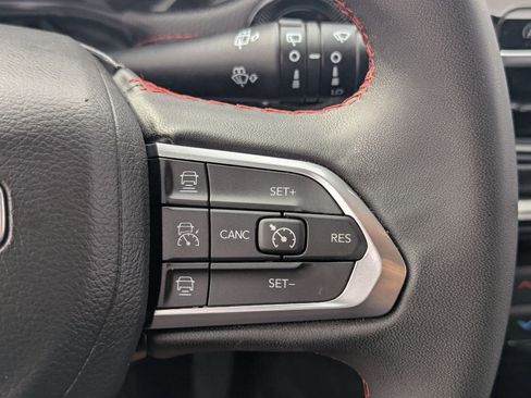 Used 2025 Jeep Compass Trailhawk image 28