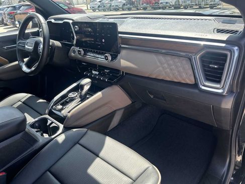 Used 2024 GMC Canyon Denali AWD/4WD image 30