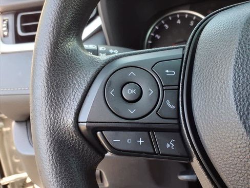 Used 2022 Toyota RAV4 LE image 38