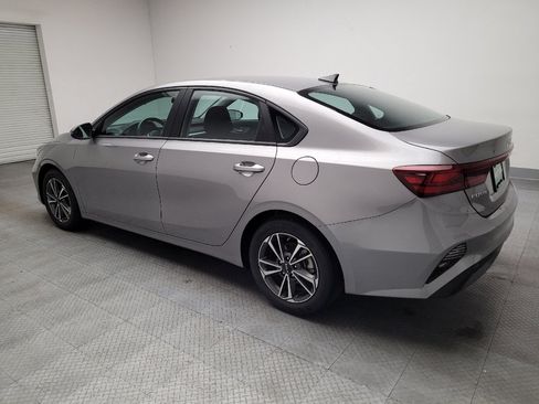 Used 2023 Kia Forte LXS w/ LXS Technology Package FWD image 3