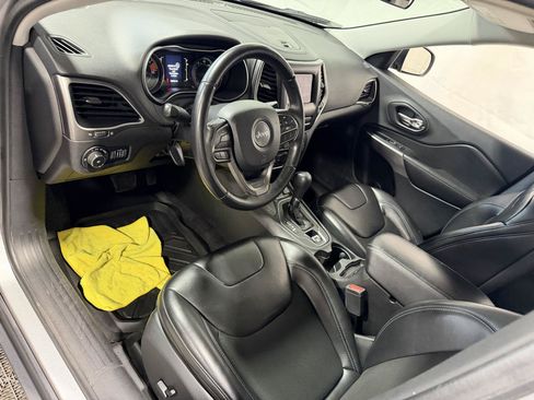 Used 2019 Jeep Cherokee Latitude Plus AWD/4WD image 42