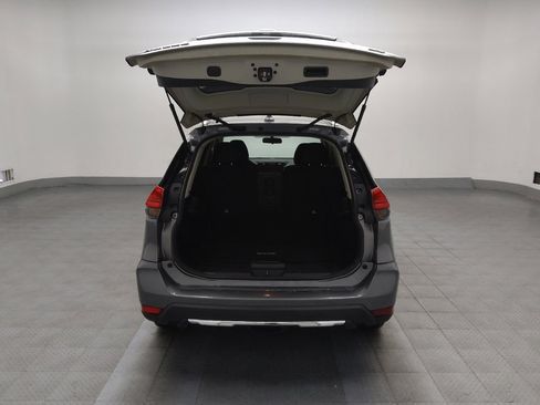 Used 2017 Nissan Rogue SV image 29