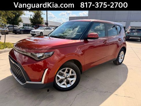Certified 2024 Kia Soul LX w/ Option Group 015 FWD image 1