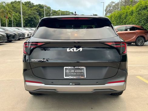 Used 2026 Kia Sportage EX FWD image 6