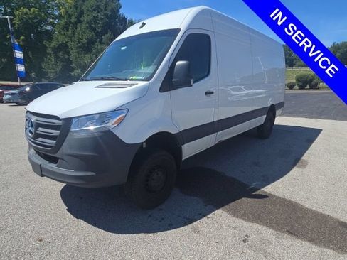 Used 2024 Mercedes-Benz Sprinter 2500 image 3