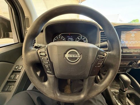 Used 2022 Nissan Frontier SV RWD image 16