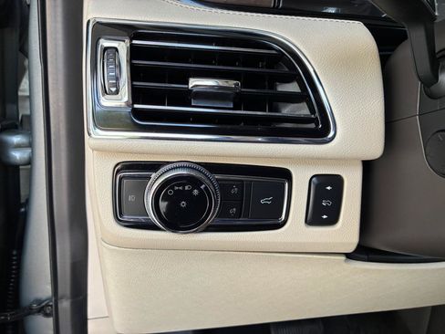 Used 2019 Lincoln Navigator Reserve w/ Cargo Package AWD/4WD image 24
