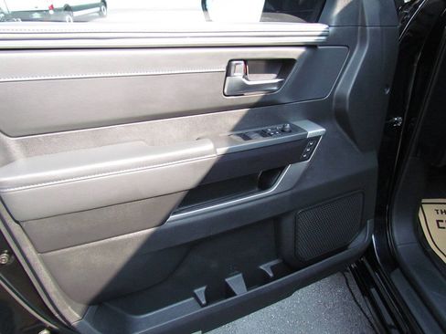 Used 2023 Toyota Sequoia Platinum AWD/4WD image 11