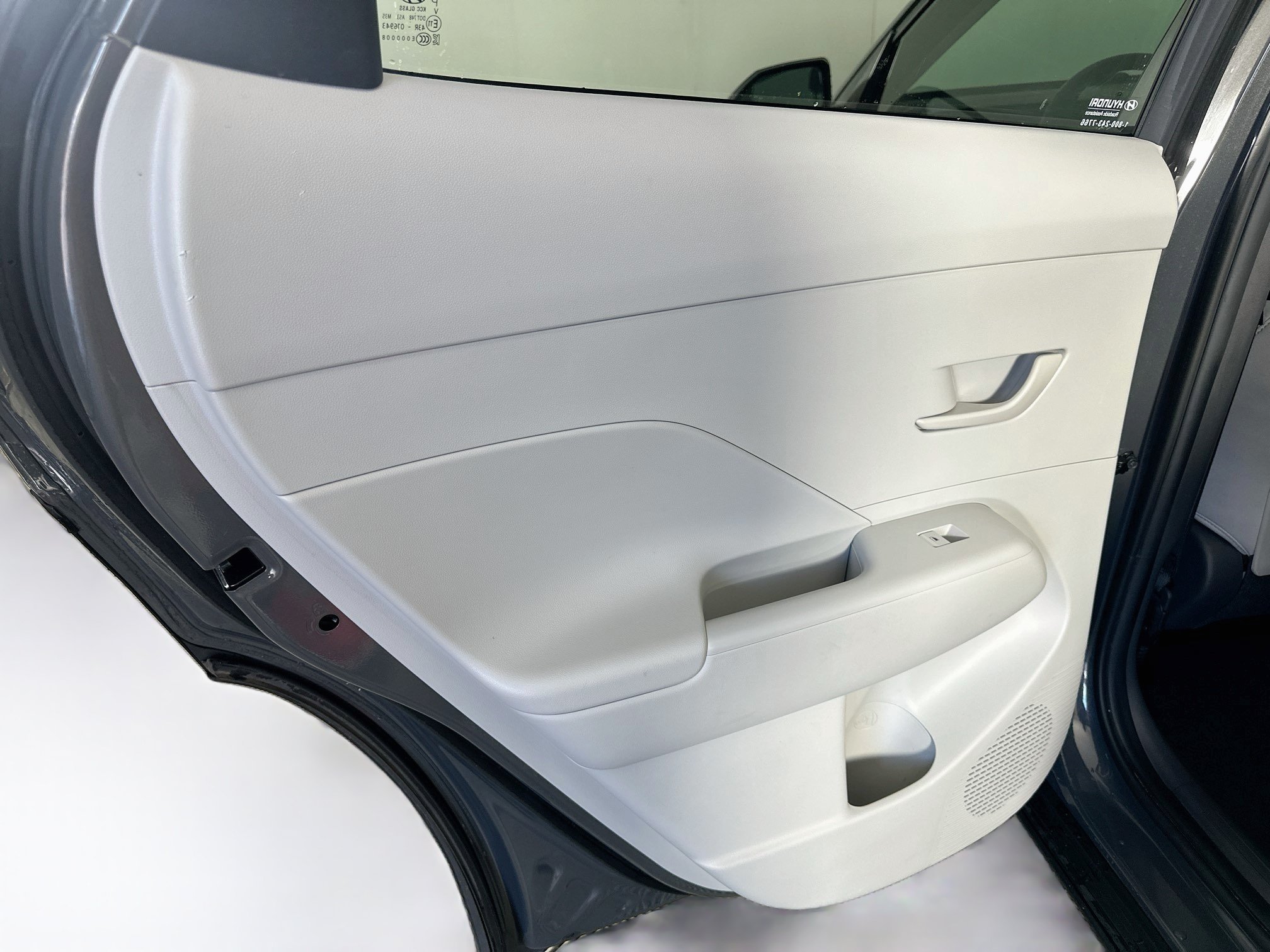 Used 2025 Hyundai Kona SEL AWD/4WD image 25
