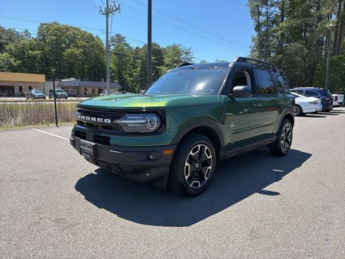 Used 2024 Ford Bronco Sport Outer Banks w/ Tech Package AWD/4WD image 2