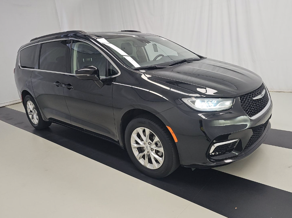 Used 2022 Chrysler Pacifica Touring-L AWD/4WD image 18