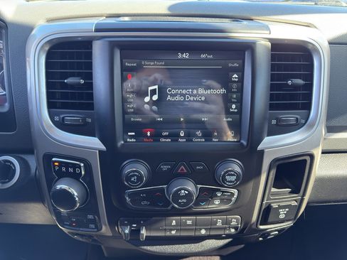 Used 2018 RAM 1500 Big Horn image 9