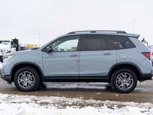 Used 2024 Honda Passport TrailSport image 4