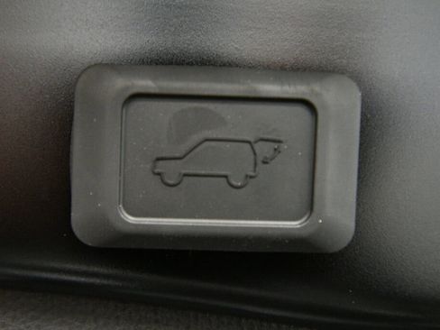 Used 2025 Toyota RAV4 XLE image 24