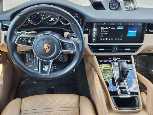 Used 2019 Porsche Cayenne E-Hybrid AWD/4WD image 3