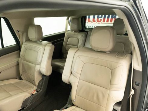 Used 2023 Lincoln Navigator L Reserve AWD/4WD image 8