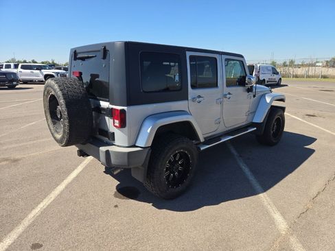 Used 2007 Jeep Wrangler Unlimited Sahara AWD/4WD image 4