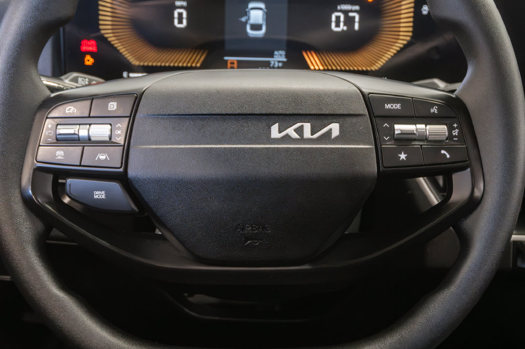 Used 2025 Kia K4 FWD image 15