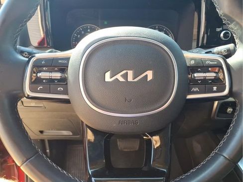 Used 2023 Kia Sorento EX w/ Panoramic Sunroof Package FWD image 17