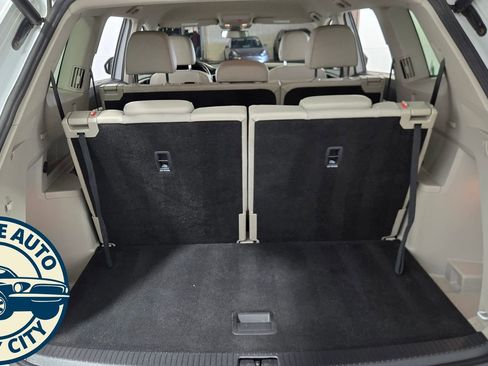Used 2019 Volkswagen Atlas SE w/ Towing Package image 32