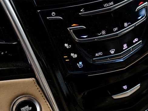 Used 2019 Cadillac Escalade Platinum image 21