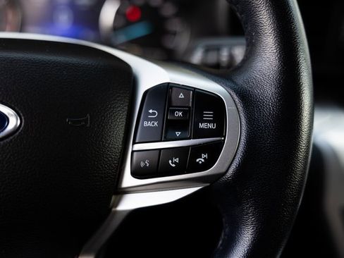 Used 2021 Ford Explorer XLT image 12