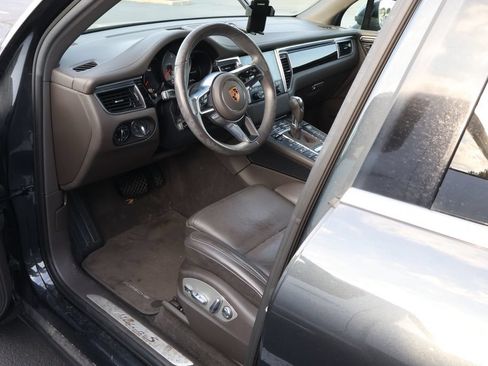Used 2018 Porsche Macan S AWD/4WD image 7