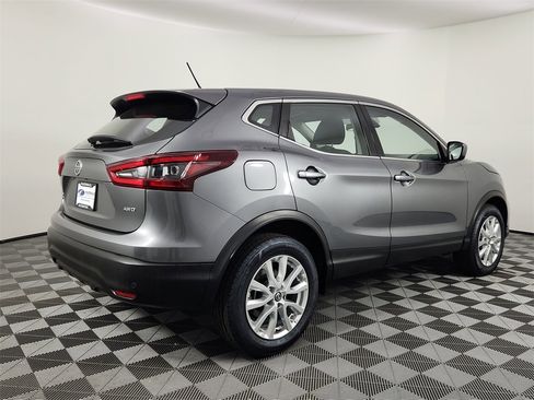 Used 2022 Nissan Rogue Sport S image 5