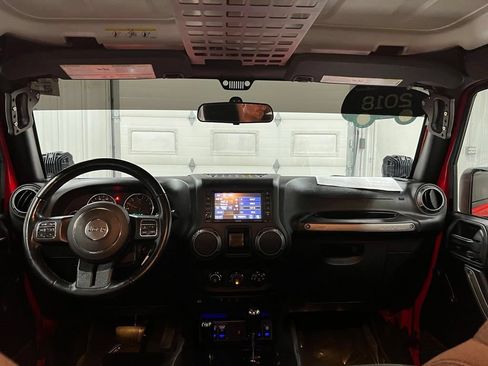 Used 2018 Jeep Wrangler Unlimited Sport w/ Connectivity Group AWD/4WD image 33