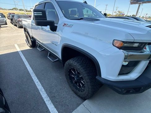 Used 2021 Chevrolet Silverado 2500 LT AWD/4WD image 7