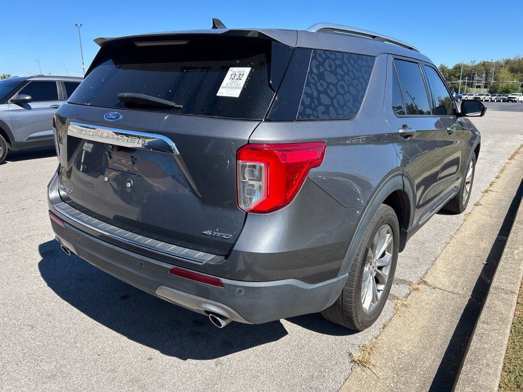 Used 2022 Ford Explorer Limited w/ Equipment Group 301A AWD/4WD image 3