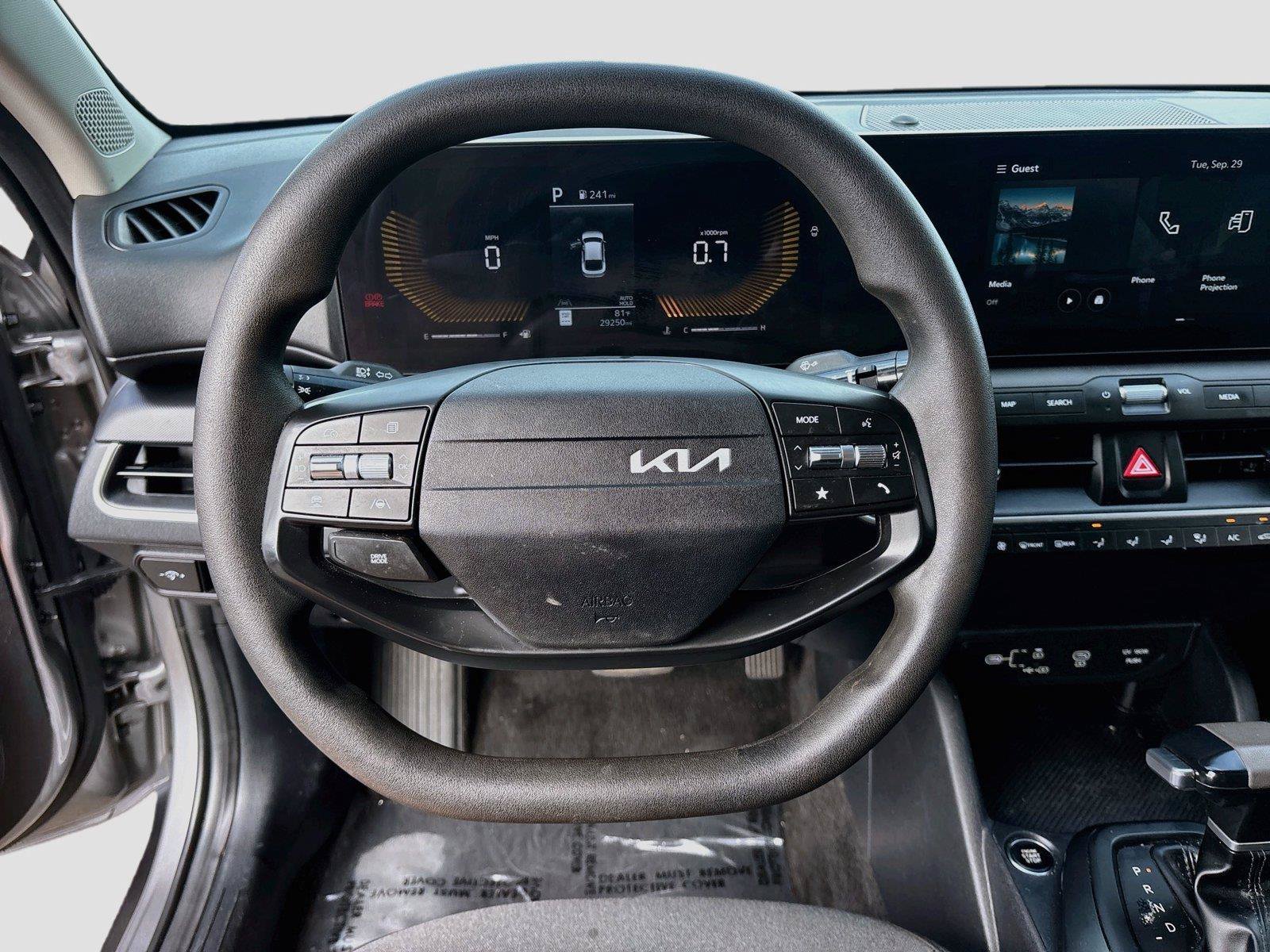 Used 2025 Kia K4 FWD image 11