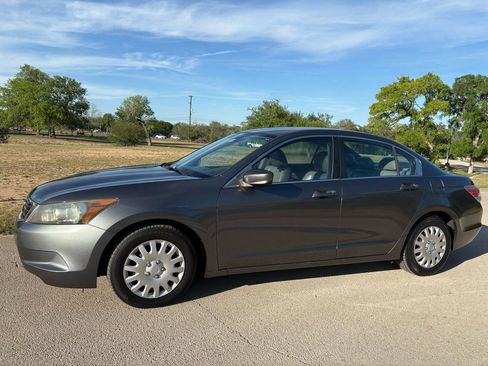 Used 2010 Honda Accord LX image 4