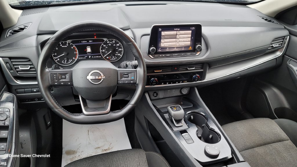 Used 2025 Nissan Rogue SV AWD/4WD image 24