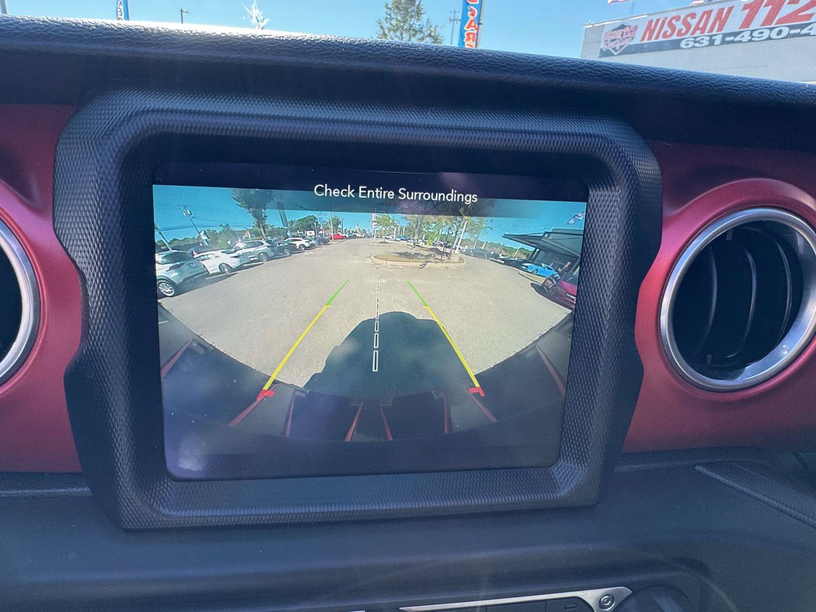 Used 2023 Jeep Wrangler Unlimited Rubicon AWD/4WD image 26
