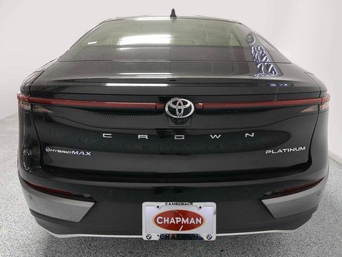 Used 2024 Toyota Crown Platinum AWD/4WD image 4