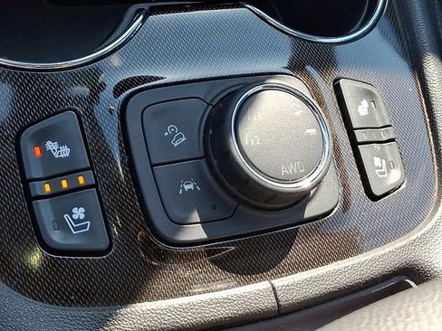 Used 2023 GMC Acadia AT4 w/ Technology Package image 28