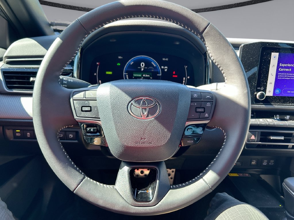 Used 2026 Toyota Camry SE FWD image 15