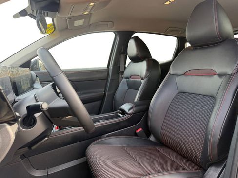 Certified 2025 Nissan Kicks SR image 9