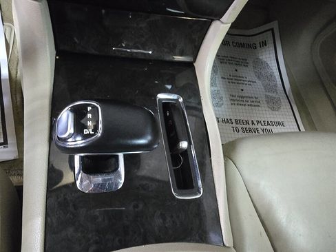 Used 2013 Chrysler 300 AWD w/ Driver Convenience Group image 19