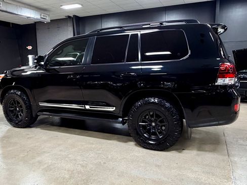 Used 2019 Toyota Land Cruiser AWD/4WD image 19