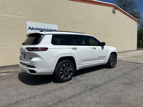 Used 2023 Jeep Grand Cherokee L Overland w/ Luxury Tech Group IV AWD/4WD image 4