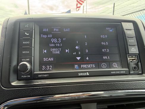 Used 2018 Dodge Grand Caravan GT FWD image 12