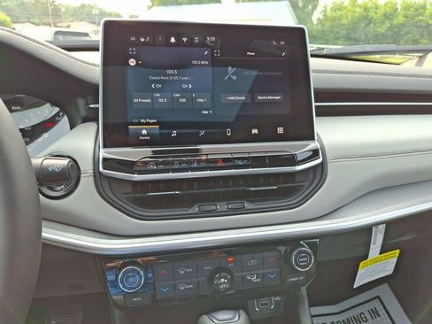 New 2025 Jeep Compass Limited w/ Sun & Sound Group image 18