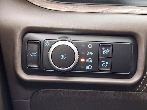 Certified 2022 Ford Explorer Platinum w/ Equipment Group 601A image 27